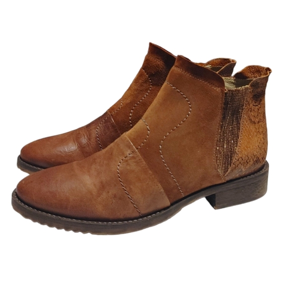 Casta Brown Leather Western Style Snake Pattern Zip Up Ankle Boots Women Size 7 - Picture 3 of 11